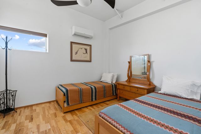25 Camino Largo, Santa Fe, NM 87507