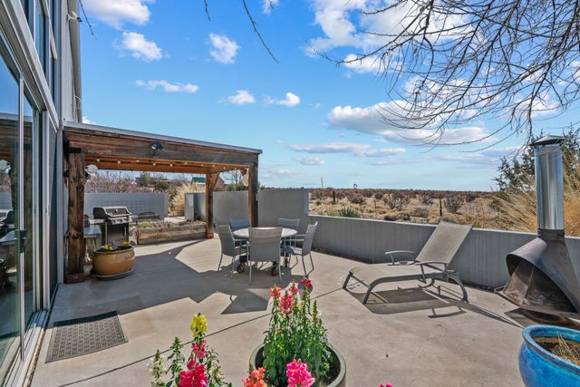 25 Camino Largo, Santa Fe, NM 87507