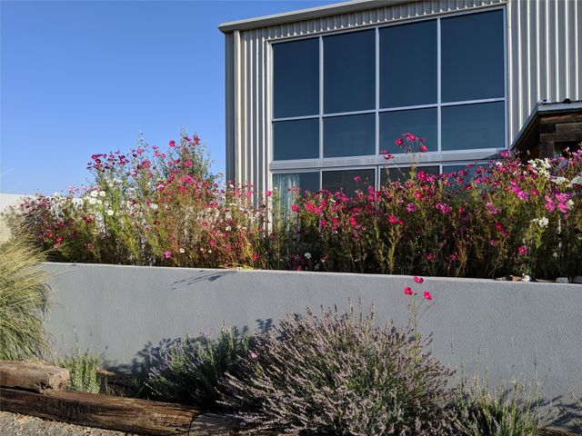 25 Camino Largo, Santa Fe, NM 87507