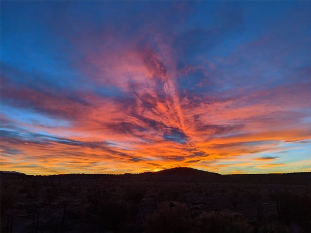 25 Camino Largo, Santa Fe, NM 87507