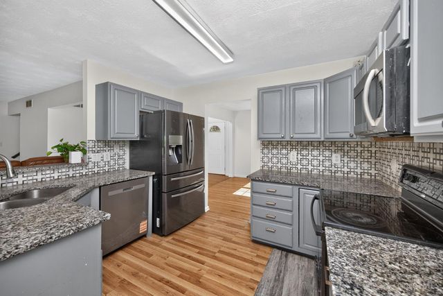 11909 Winston Circle, Forest Park, OH 45240