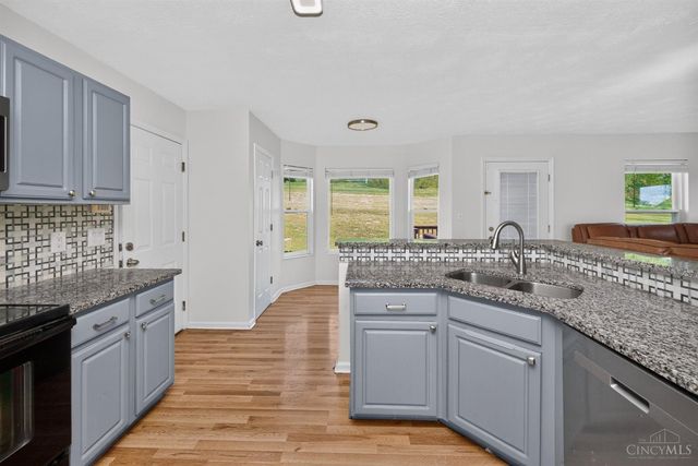 11909 Winston Circle, Forest Park, OH 45240