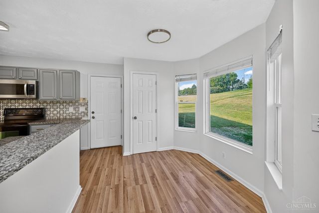 11909 Winston Circle, Forest Park, OH 45240