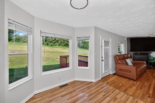 11909 Winston Circle, Forest Park, OH 45240
