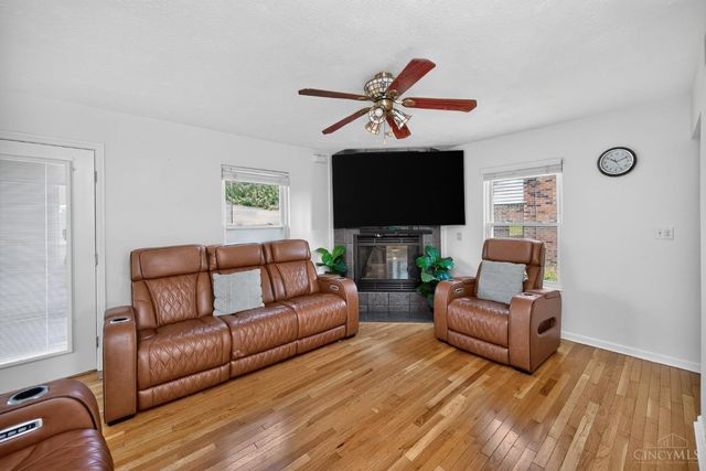 11909 Winston Circle, Forest Park, OH 45240