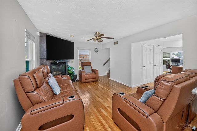11909 Winston Circle, Forest Park, OH 45240