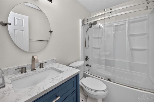 11909 Winston Circle, Forest Park, OH 45240