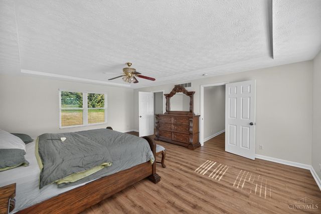 11909 Winston Circle, Forest Park, OH 45240
