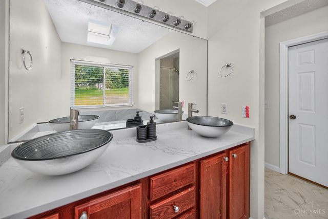 11909 Winston Circle, Forest Park, OH 45240