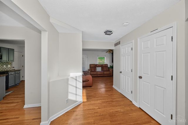 11909 Winston Circle, Forest Park, OH 45240