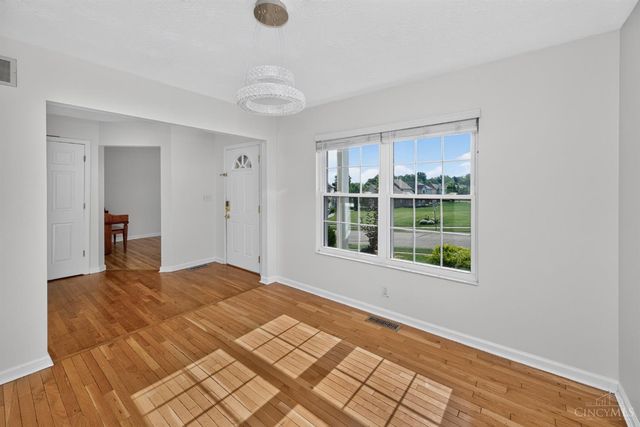 11909 Winston Circle, Forest Park, OH 45240