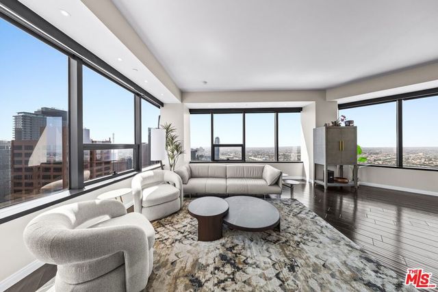 1100 Wilshire Boulevard 3208, Los Angeles, CA 90017