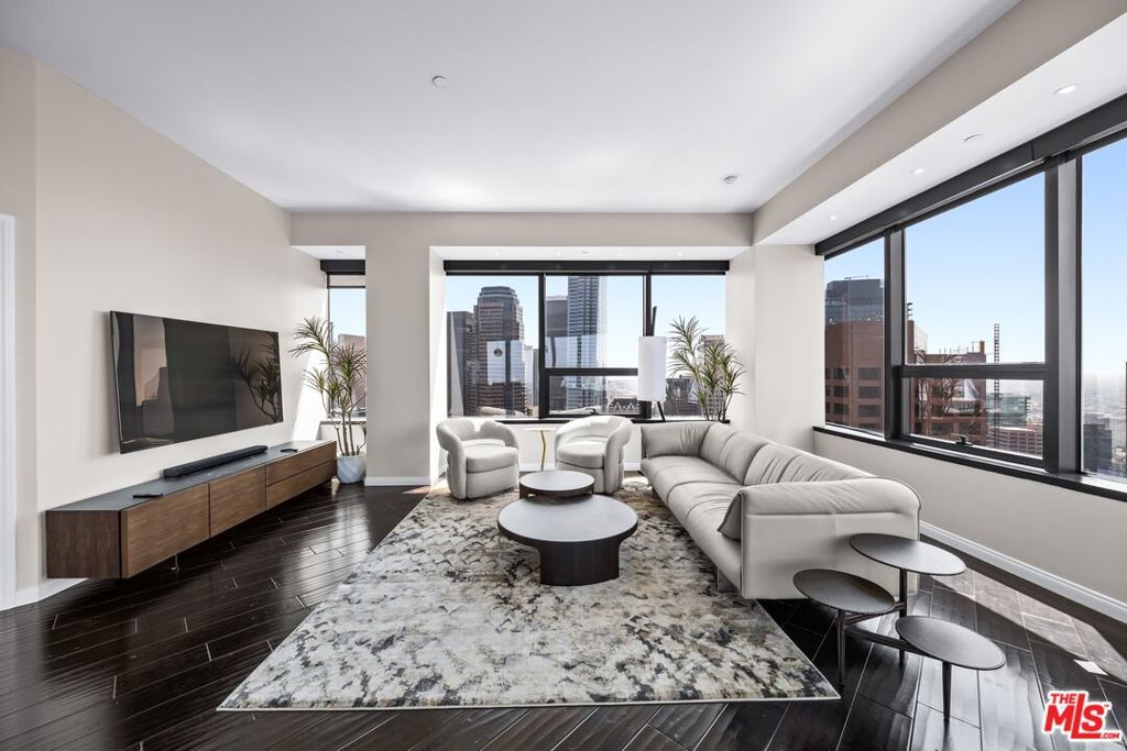 1100 Wilshire Boulevard 3208, Los Angeles, CA 90017 — photo 2