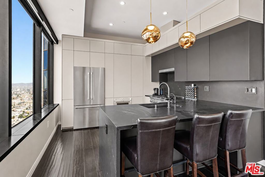 1100 Wilshire Boulevard 3208, Los Angeles, CA 90017 — photo 4