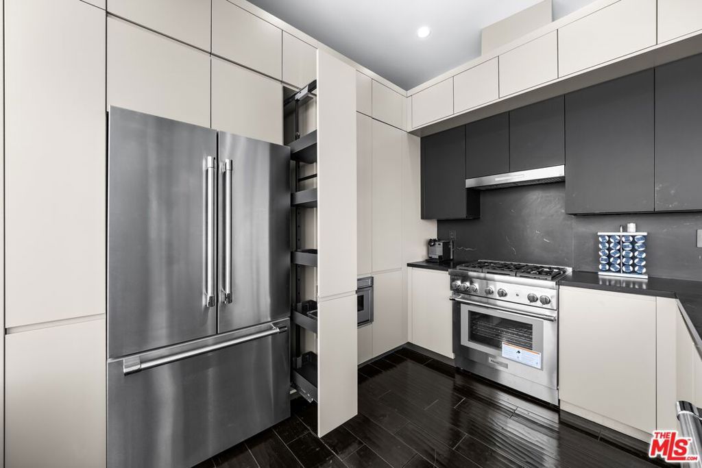 1100 Wilshire Boulevard 3208, Los Angeles, CA 90017 — photo 5