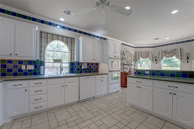 130 W Clubview Court, Murphy, TX 75094