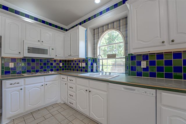130 W Clubview Court, Murphy, TX 75094