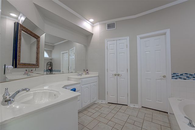 130 W Clubview Court, Murphy, TX 75094