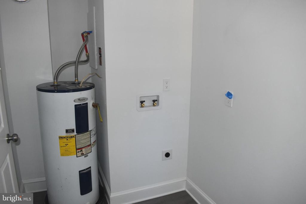 Image 14 of property listing at 111 RICHARDSON DR, Cambridge, MD 21613