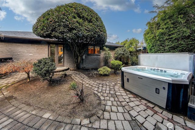 1832 Shoreview Lane SW, Burien, WA 98146