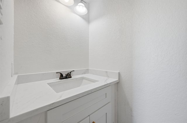 6301 Meadow Glen Drive, Arlington, TX 76018