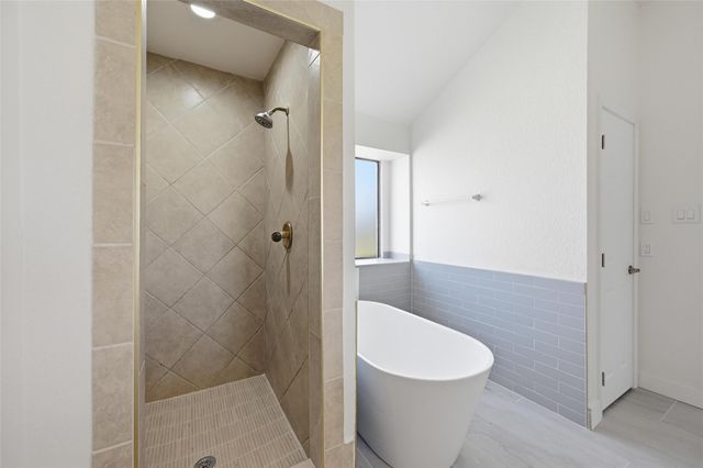 6301 Meadow Glen Drive, Arlington, TX 76018