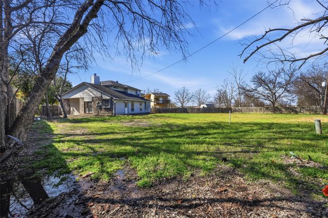 6301 Meadow Glen Drive, Arlington, TX 76018