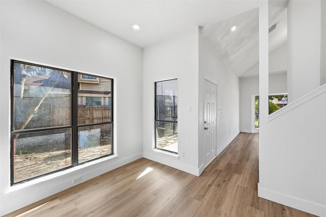 6301 Meadow Glen Drive, Arlington, TX 76018