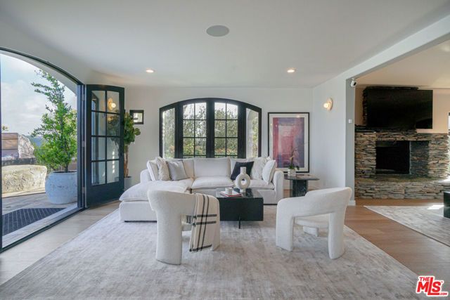 13211 Mulholland Drive, Beverly Hills, CA 90210