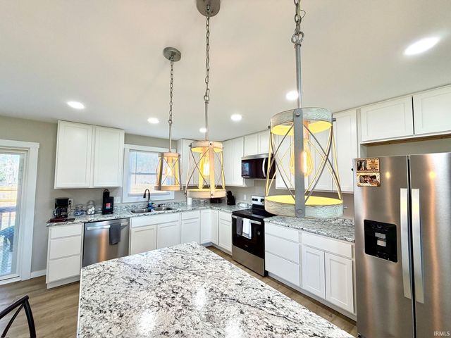 103 E Warren Street, Mitchell, IN 47446