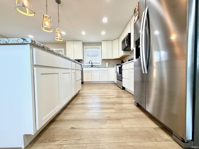 103 E Warren Street, Mitchell, IN 47446