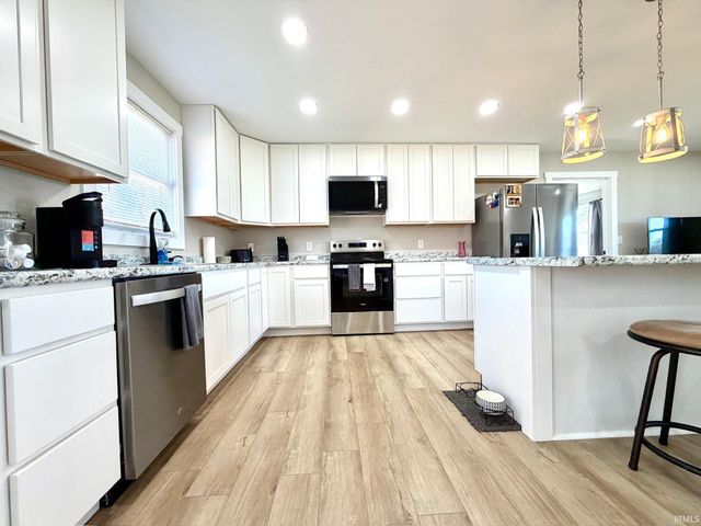 103 E Warren Street, Mitchell, IN 47446
