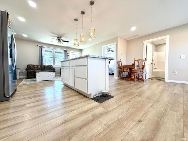 103 E Warren Street, Mitchell, IN 47446