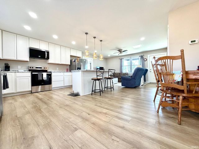 103 E Warren Street, Mitchell, IN 47446