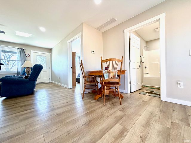 103 E Warren Street, Mitchell, IN 47446