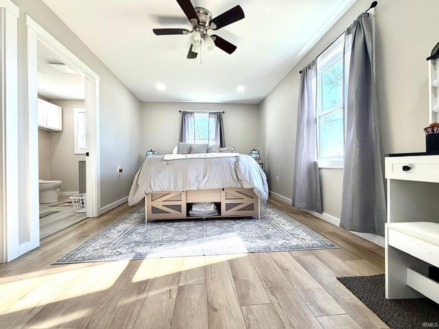 103 E Warren Street, Mitchell, IN 47446