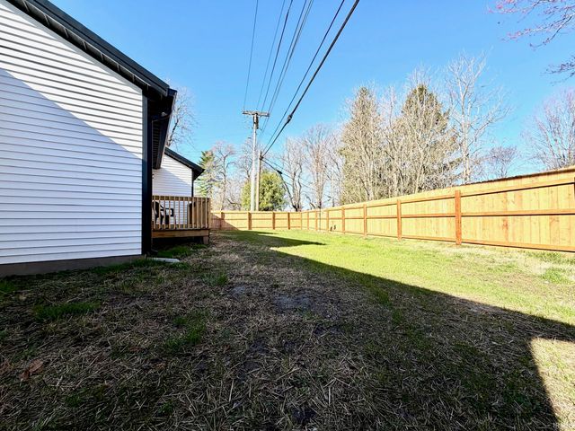 103 E Warren Street, Mitchell, IN 47446