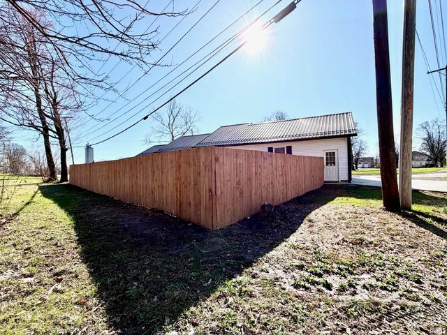 103 E Warren Street, Mitchell, IN 47446