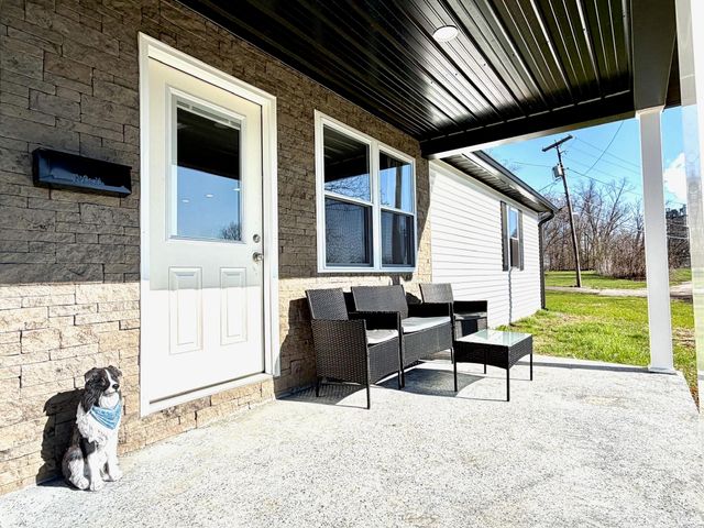 103 E Warren Street, Mitchell, IN 47446