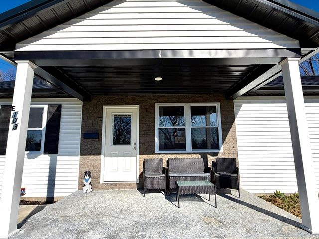 103 E Warren Street, Mitchell, IN 47446