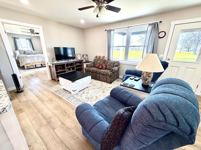 103 E Warren Street, Mitchell, IN 47446