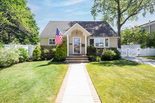 32 Yost Boulevard, Oceanside, NY 11572