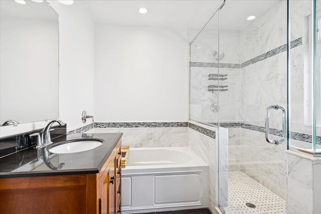 6770 N Keota Avenue, Chicago, IL 60646