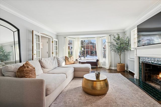 6770 N Keota Avenue, Chicago, IL 60646