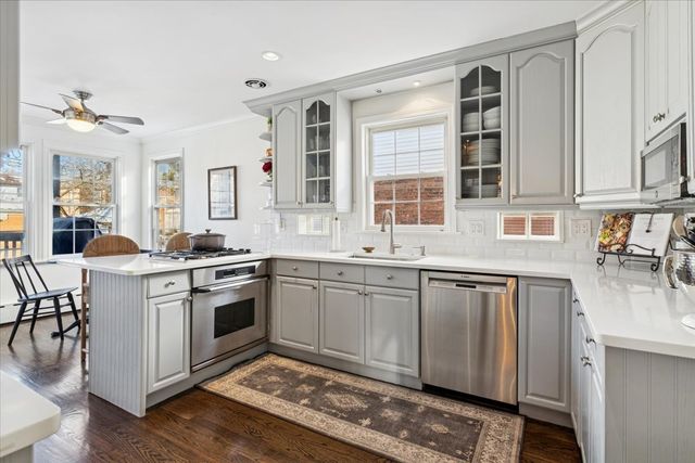 6770 N Keota Avenue, Chicago, IL 60646