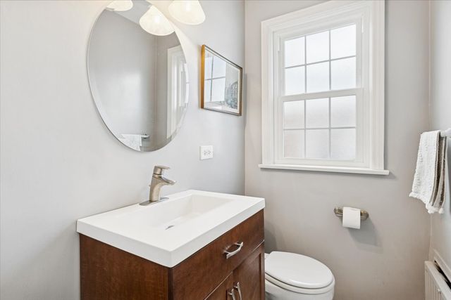 6770 N Keota Avenue, Chicago, IL 60646