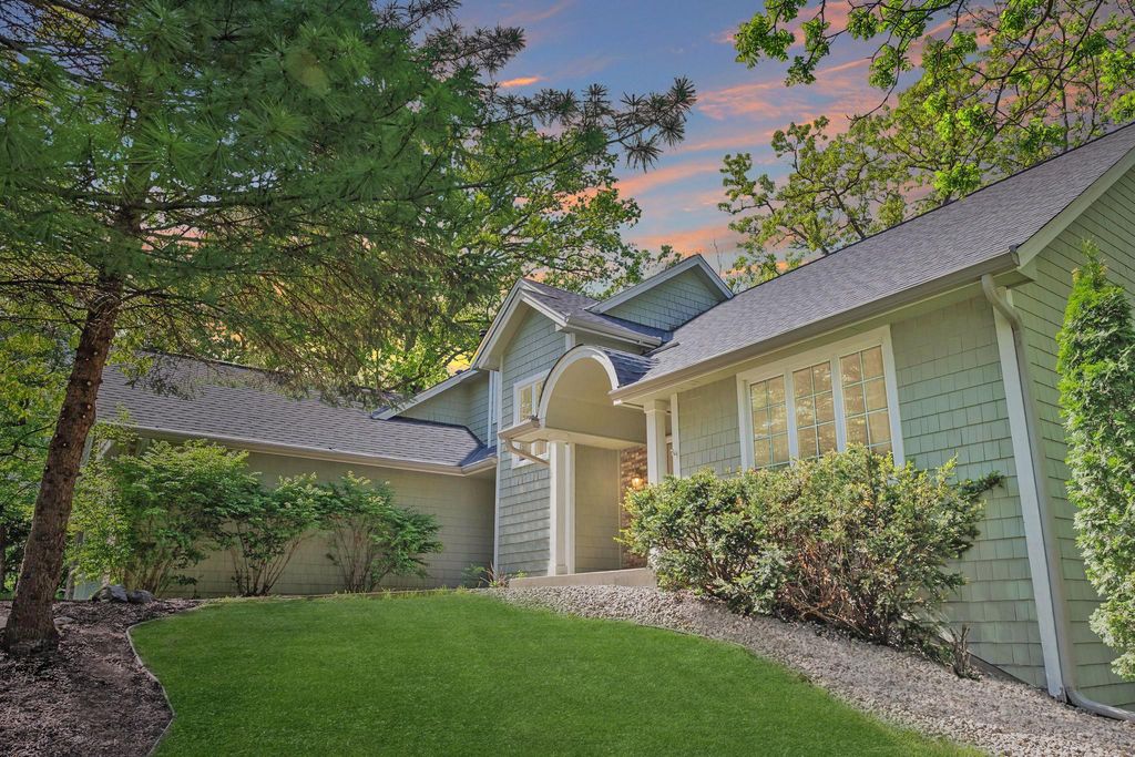 12827 Dover Court, Apple Valley, MN 55124 — photo 2