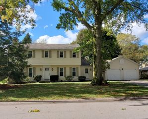 1414 DRAKE Drive, Erie, PA 16505