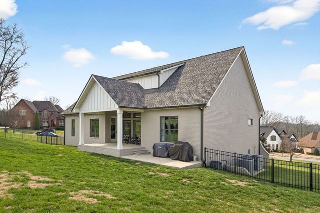 209 Moore Haven Cir, Lebanon, TN 37087