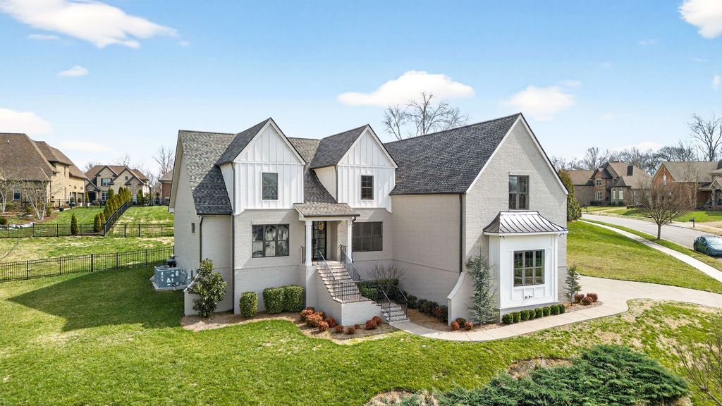 209 Moore Haven Cir, Lebanon, TN 37087